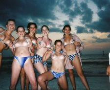 Girls Flashing Tits Groups - Group Teen Girls Flashing - Xxx Pics