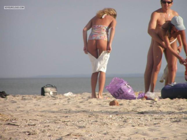 Nude bottomless beach babes - Sex photo
