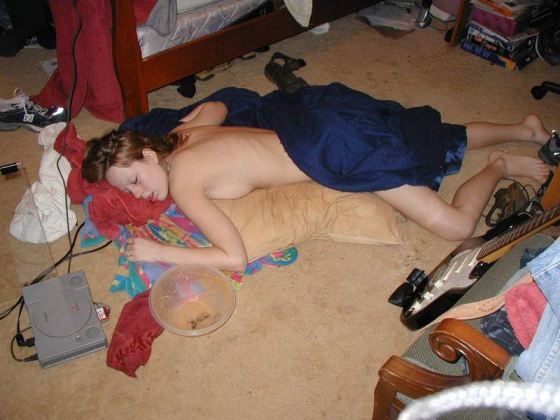 Drunk Girl Passed Out Nude Pics