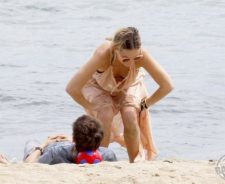 Naked Kate Hudson Topless Beach