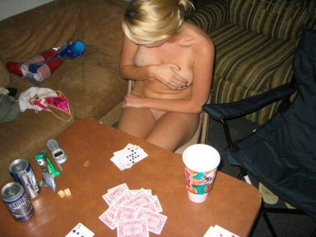 Nude Strip Poker