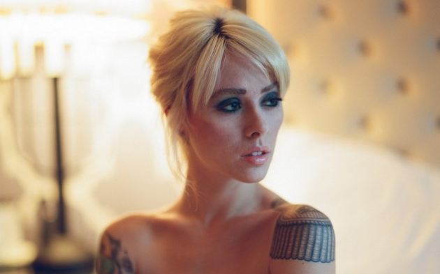 Shoulder Epaulet Tattoo Girl Blonde Beautiful Face